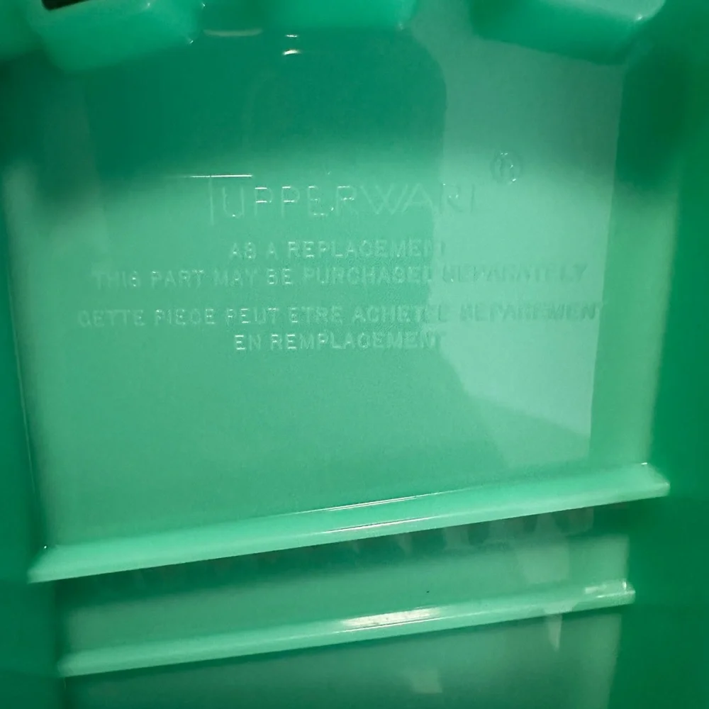 TUPPERWARE Handy Lettuce/cheese‎ GRATER Vintage